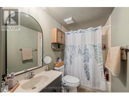 9 - 475 SANDRINGHAM CRESCENT - 19