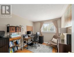 9 - 475 SANDRINGHAM CRESCENT - 22