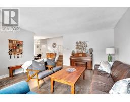 63 DUNDEE COURT - 5