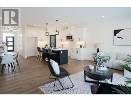 11 - 32 POSTMA CRESCENT - 12