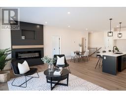 11 - 32 POSTMA CRESCENT - 13