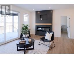 11 - 32 POSTMA CRESCENT - 20