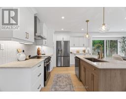 572 CHURCHILL CRESCENT - 14