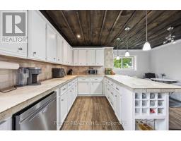 112 ESSEX STREET - 13