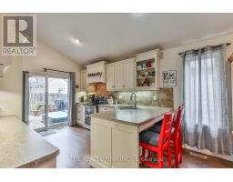 2 AMBLESIDE DRIVE - 13