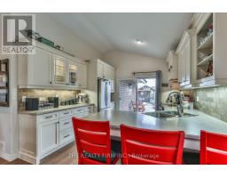 2 AMBLESIDE DRIVE - 14