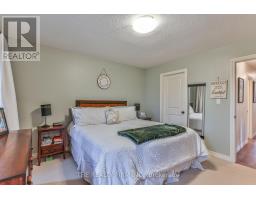 2 AMBLESIDE DRIVE - 24
