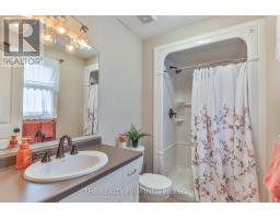 2 AMBLESIDE DRIVE - 25
