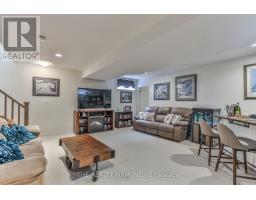 2 AMBLESIDE DRIVE - 31