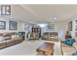 2 AMBLESIDE DRIVE - 34