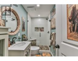 2 AMBLESIDE DRIVE - 38