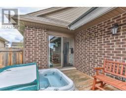 2 AMBLESIDE DRIVE - 41
