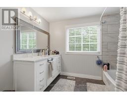 569 VISCOUNT ROAD - 27