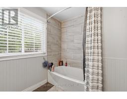 569 VISCOUNT ROAD - 28