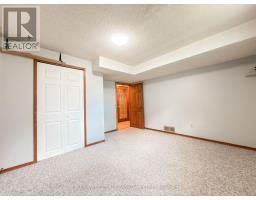 8 POPLAR CRESCENT - 16