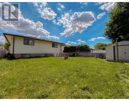 8 POPLAR CRESCENT - 21