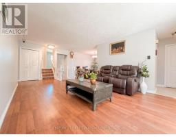 8 POPLAR CRESCENT - 3