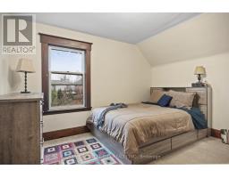 21 ERIE STREET - 17