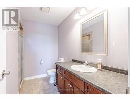 20 - 2089 BEAVERBROOK AVENUE - 19