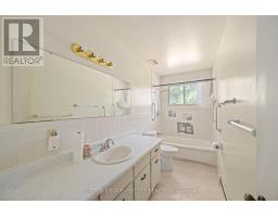 661 GRENFELL DRIVE - 12