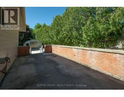 661 GRENFELL DRIVE - 28