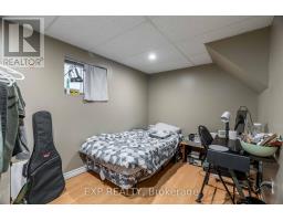 1519 HOWLAND AVENUE - 27