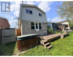 34 WOODRIDGE DRIVE - 25