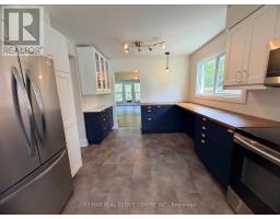 34 WOODRIDGE DRIVE - 8