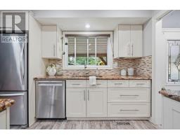 1400 STONEYBROOK CRESCENT - 15
