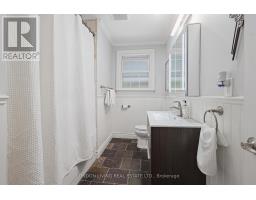 1400 STONEYBROOK CRESCENT - 21