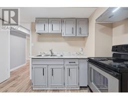 1400 STONEYBROOK CRESCENT - 25