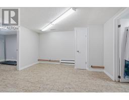1400 STONEYBROOK CRESCENT - 27