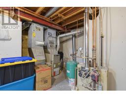 1400 STONEYBROOK CRESCENT - 33