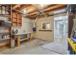 1400 STONEYBROOK CRESCENT - 34
