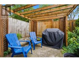 1400 STONEYBROOK CRESCENT - 44