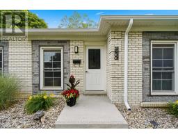 1400 STONEYBROOK CRESCENT - 5