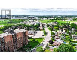 43 STIRLING CRESCENT - 34