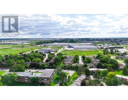 43 STIRLING CRESCENT - 35