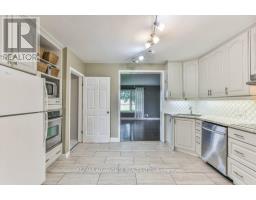 25 LAURENTIAN DRIVE S - 12