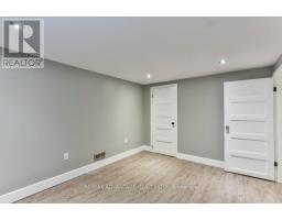 25 LAURENTIAN DRIVE S - 29