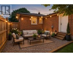25 LAURENTIAN DRIVE S - 3