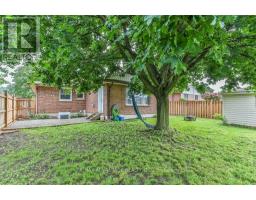 25 LAURENTIAN DRIVE S - 32