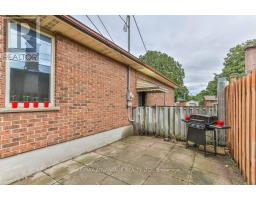 25 LAURENTIAN DRIVE S - 35