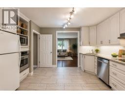 25 LAURENTIAN DRIVE S - 5