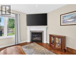 6 CAVERHILL CRESCENT - 14