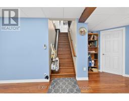 6 CAVERHILL CRESCENT - 21