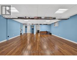 6 CAVERHILL CRESCENT - 22