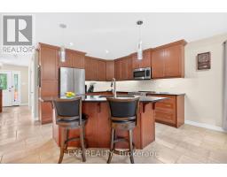 6 CAVERHILL CRESCENT - 9