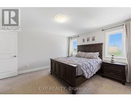 26 CAROLINA CRESCENT - 22