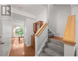25 - 9 AILSA PLACE - 12